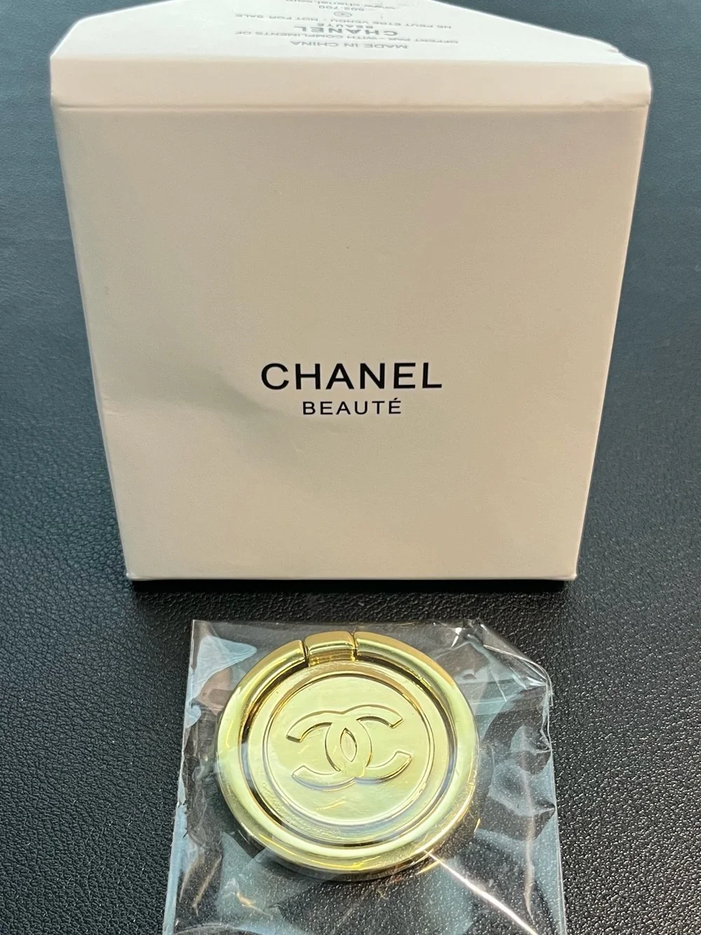 CHANEL Gold Interlocking CC Phone Ring Holder